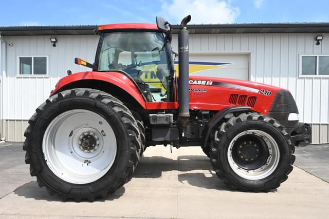 Image of Case IH Magnum 210 equipment image 3