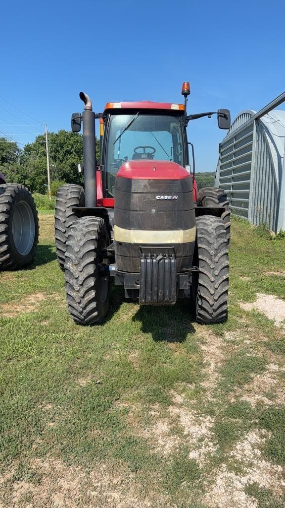 Image of Case IH Magnum 215 equipment image 2