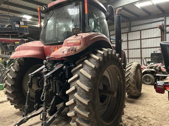 Image of Case IH Magnum 215 equipment image 4