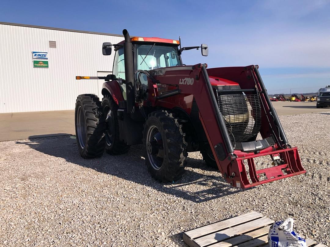 Image of Case IH Magnum 215 Primary image