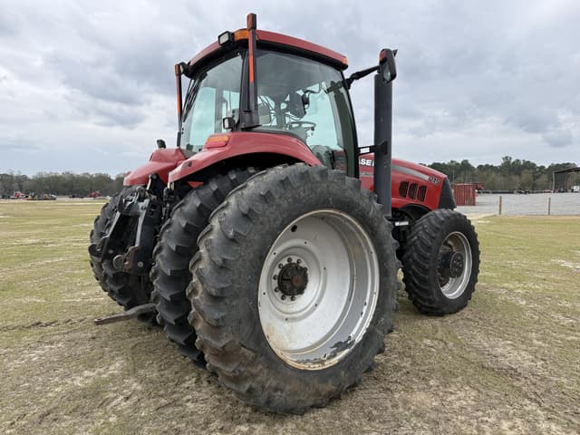 Image of Case IH Magnum 215 equipment image 4