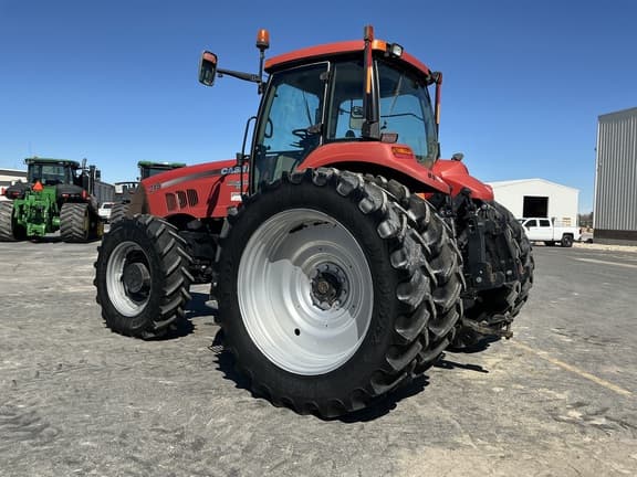 Image of Case IH Magnum 215 equipment image 2