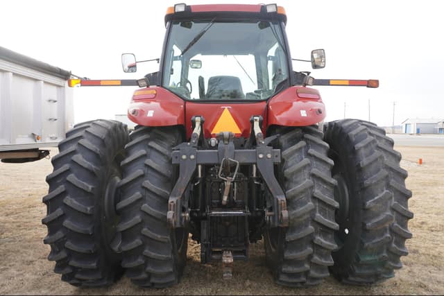 Image of Case IH Magnum 245 equipment image 4