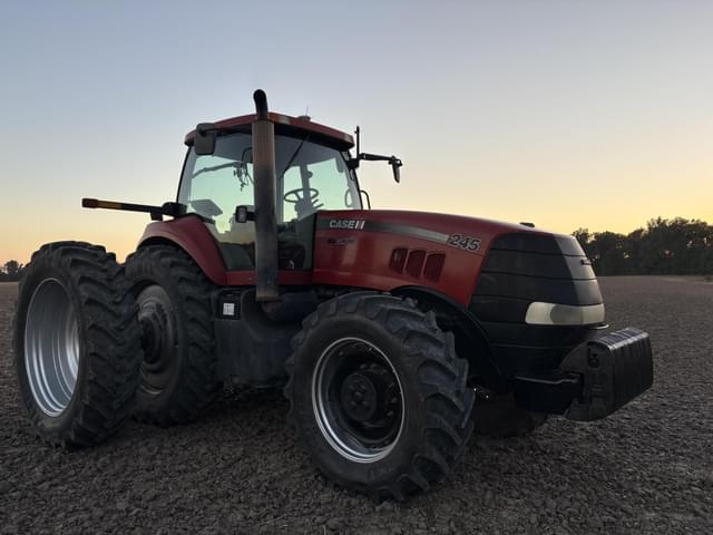 Image of Case IH Magnum 245 equipment image 3