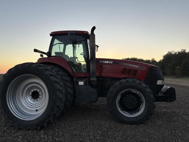 Image of Case IH Magnum 245 equipment image 2