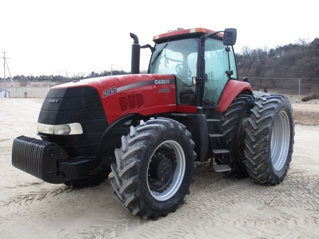 Image of Case IH Magnum 245 equipment image 4