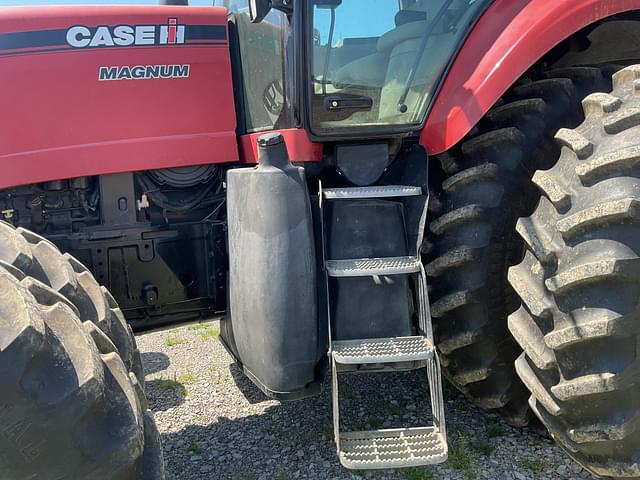 Image of Case IH Magnum 275 equipment image 4