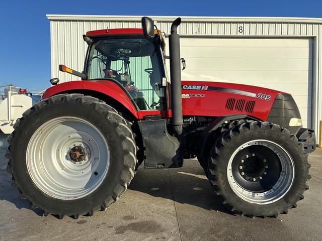Image of Case IH Magnum 305 equipment image 3