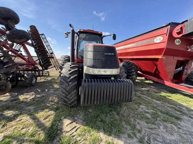 Image of Case IH Magnum 305 equipment image 3
