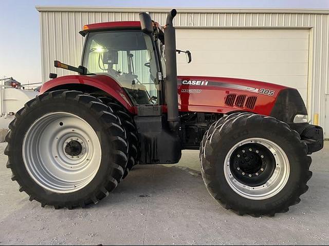 Image of Case IH Magnum 305 equipment image 3