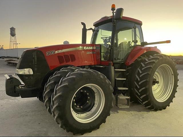 Image of Case IH Magnum 305 equipment image 1