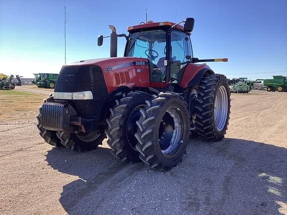 Image of Case IH Magnum 305 equipment image 2