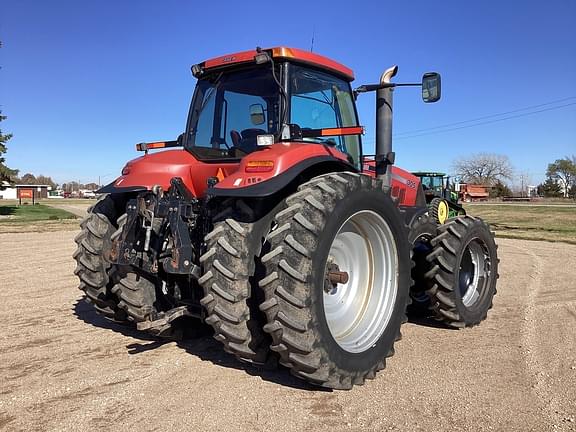 Image of Case IH Magnum 305 equipment image 3