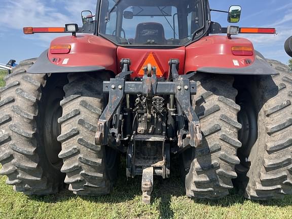 Image of Case IH Magnum 305 equipment image 4