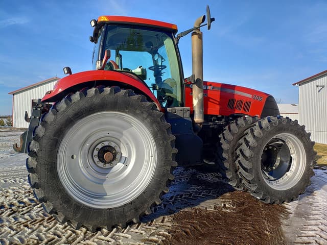 Image of Case IH Magnum 335 equipment image 4