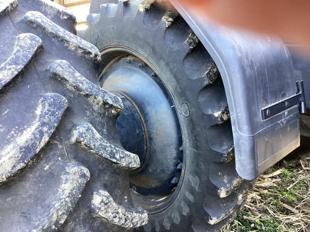 Image of Case IH Magnum 335 equipment image 4