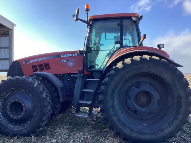 Image of Case IH Magnum 335 equipment image 4