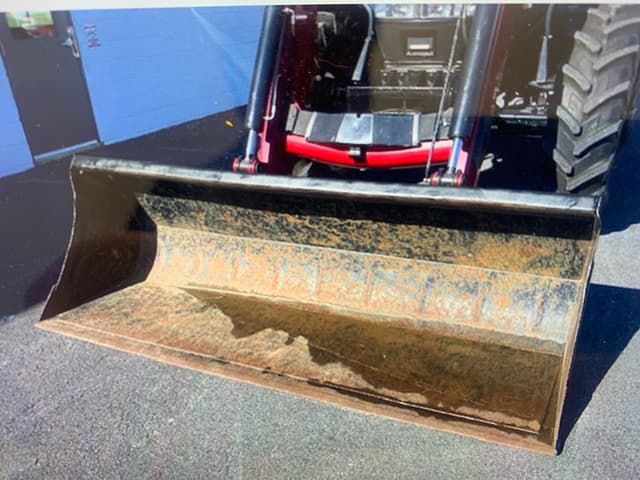 Image of Case IH Maxxum 115 equipment image 4