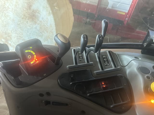 Image of Case IH Maxxum 115 equipment image 3