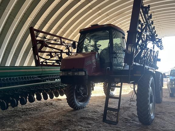 Image of Case IH Patriot 3320 equipment image 1