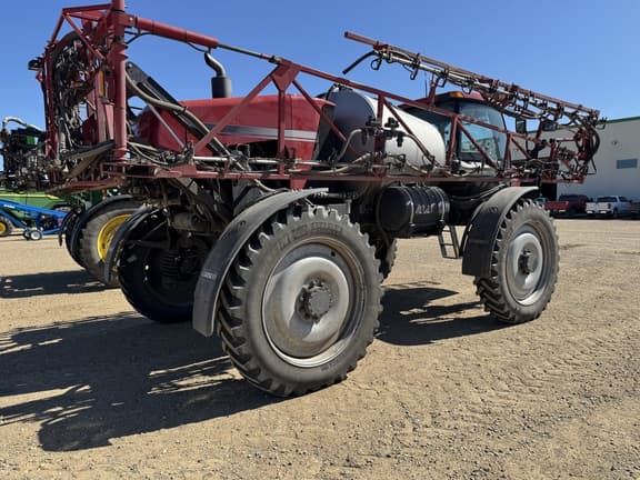 Image of Case IH Patriot 3320 equipment image 3