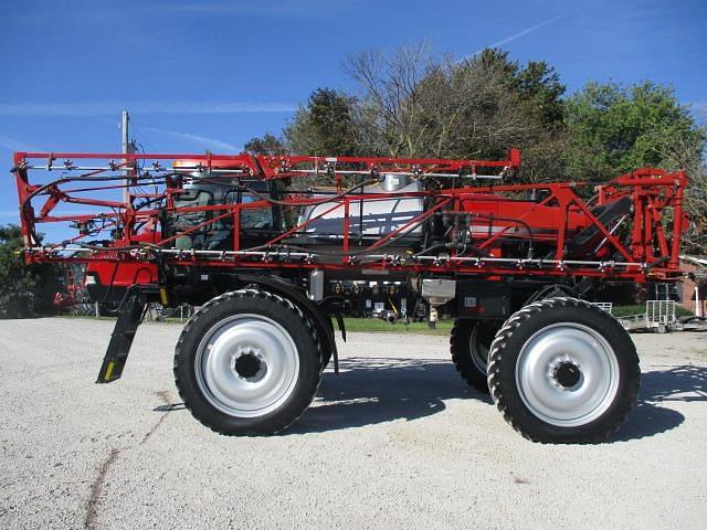 Image of Case IH 3330 Patriot equipment image 2