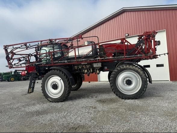 Image of Case IH 3330 Patriot equipment image 4