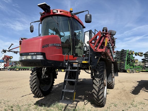 2009 Case IH Patriot 4420 Equipment Image0