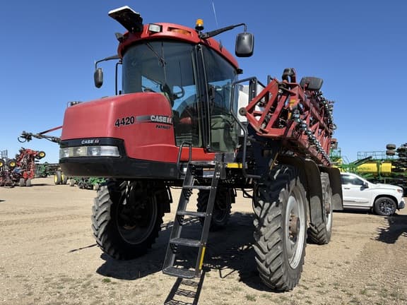 Image of Case IH Patriot 4420 equipment image 1