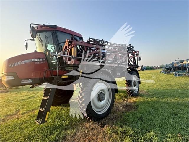 Image of Case IH Patriot 4420 equipment image 2