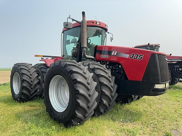 Image of Case IH Steiger 335 equipment image 2