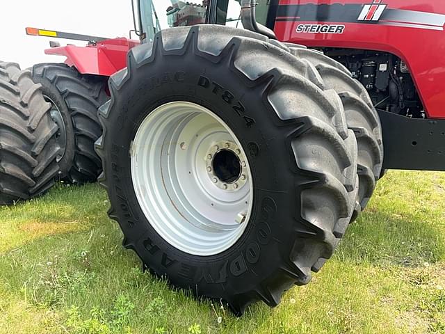 Image of Case IH Steiger 335 equipment image 3
