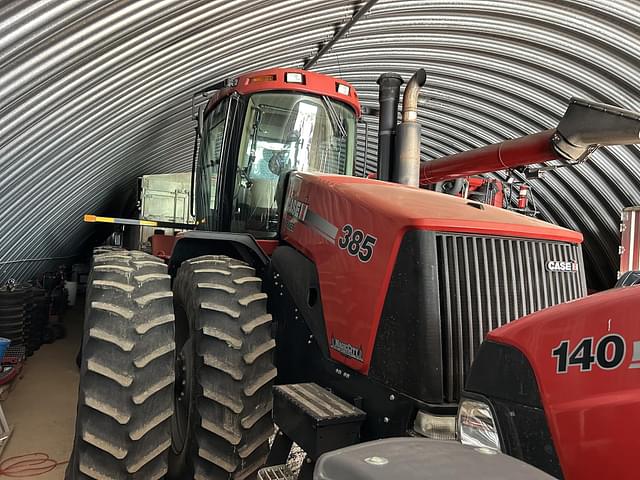 Image of Case IH Steiger 385 equipment image 4