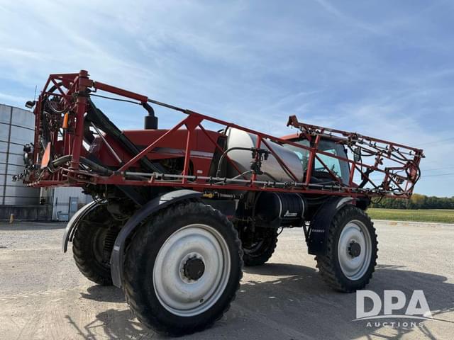 Image of Case IH 3330 Patriot equipment image 4