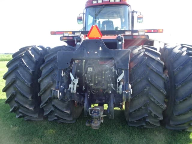 Image of Case IH Steiger 335 equipment image 3