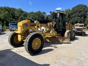 Main image Caterpillar 12M