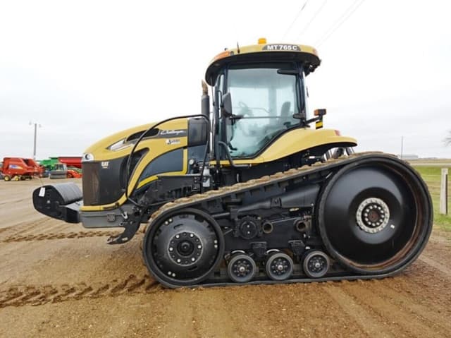 Image of Challenger MT765C equipment image 3