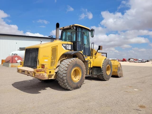 Image of Caterpillar 962H equipment image 4