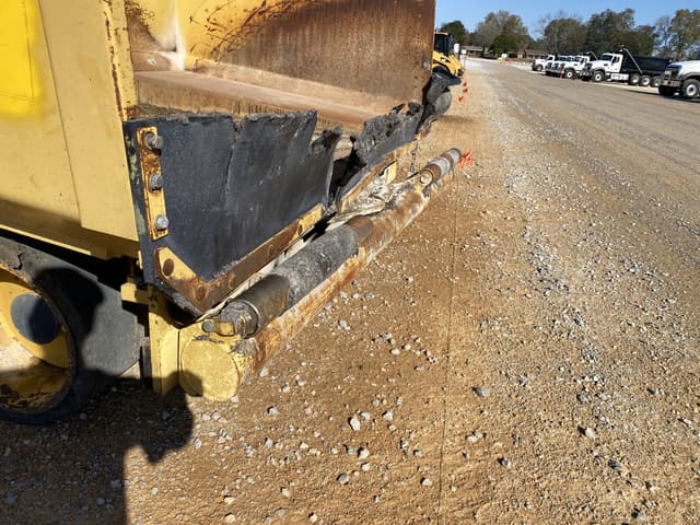 Image of Caterpillar AP1000D equipment image 4