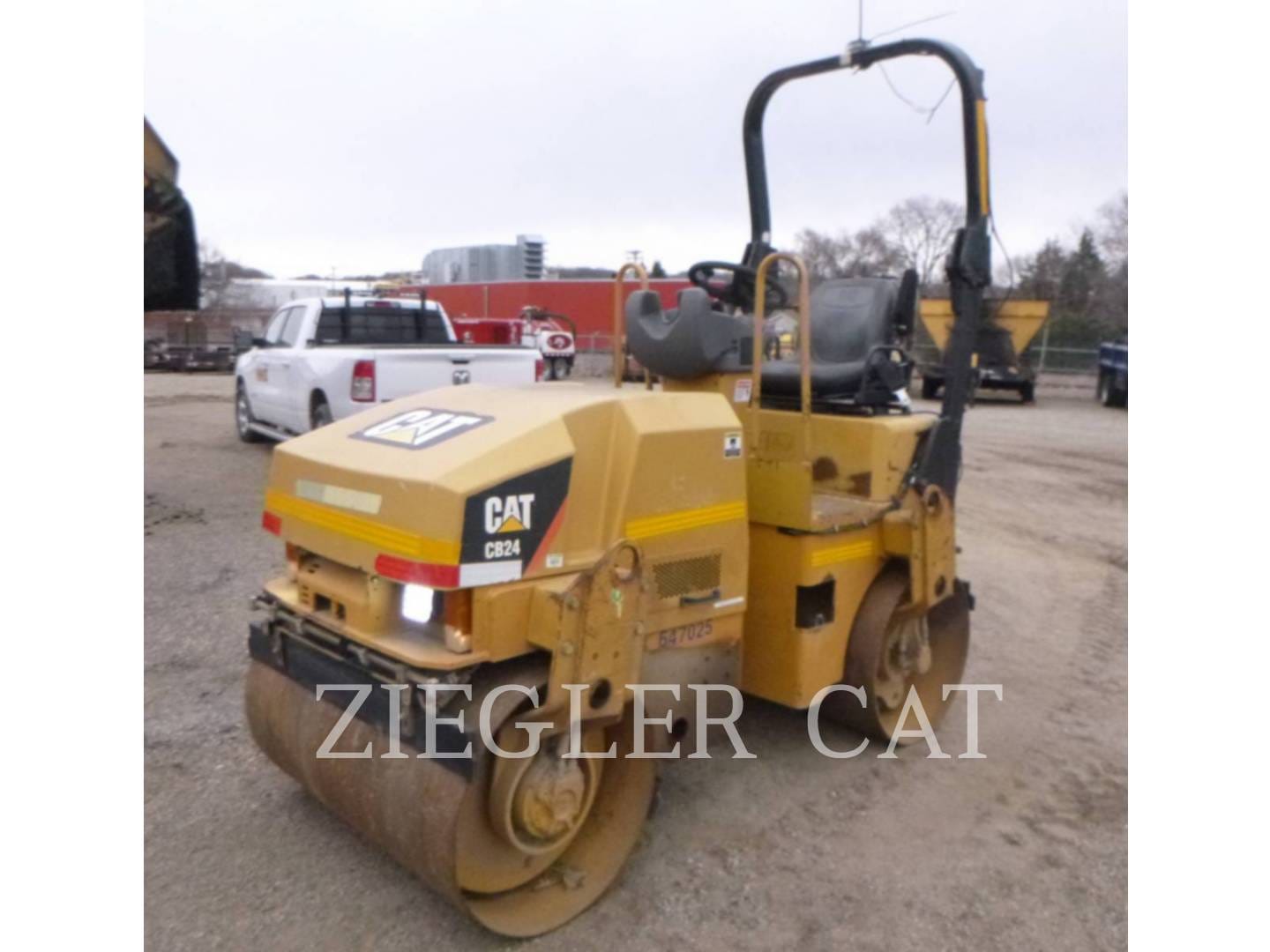 2009 Caterpillar CB24 Equipment Image0