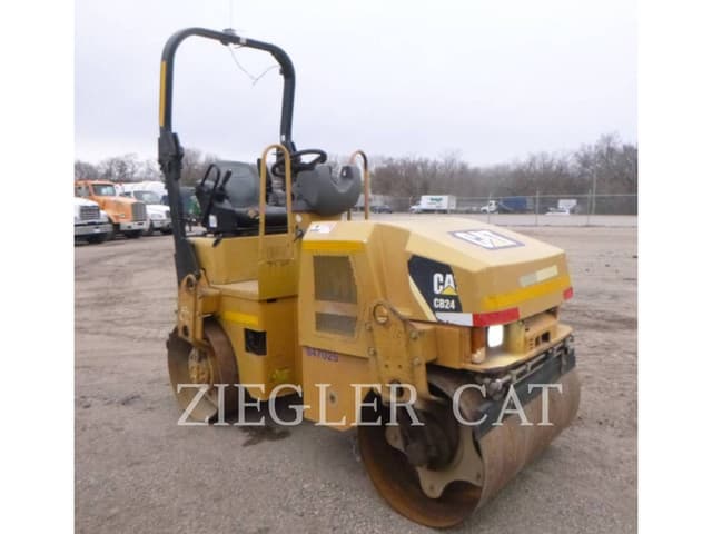 Image of Caterpillar CB24 equipment image 1