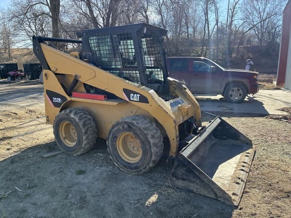 Image of Caterpillar 252B2 equipment image 3