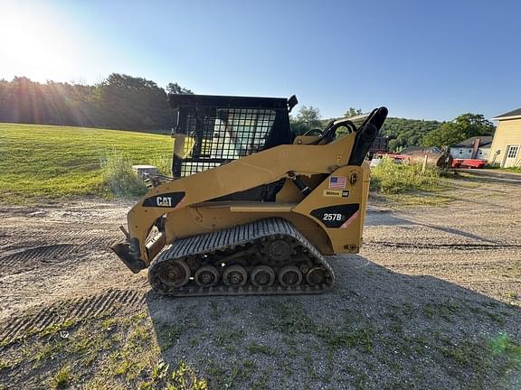 Image of Caterpillar 257B2 equipment image 2