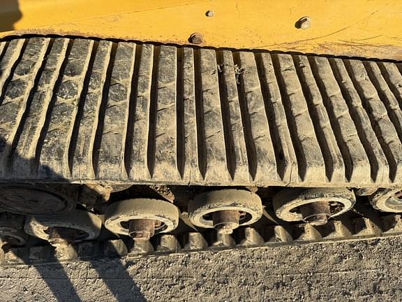 Image of Caterpillar 257B2 equipment image 3