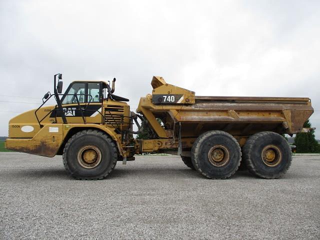 Image of Caterpillar 740 equipment image 2