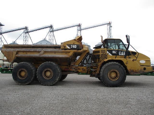 Image of Caterpillar 740 equipment image 3