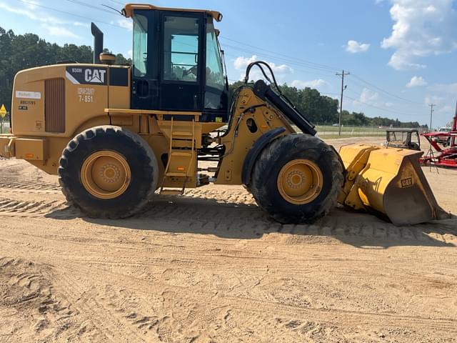 Image of Caterpillar 930H equipment image 3