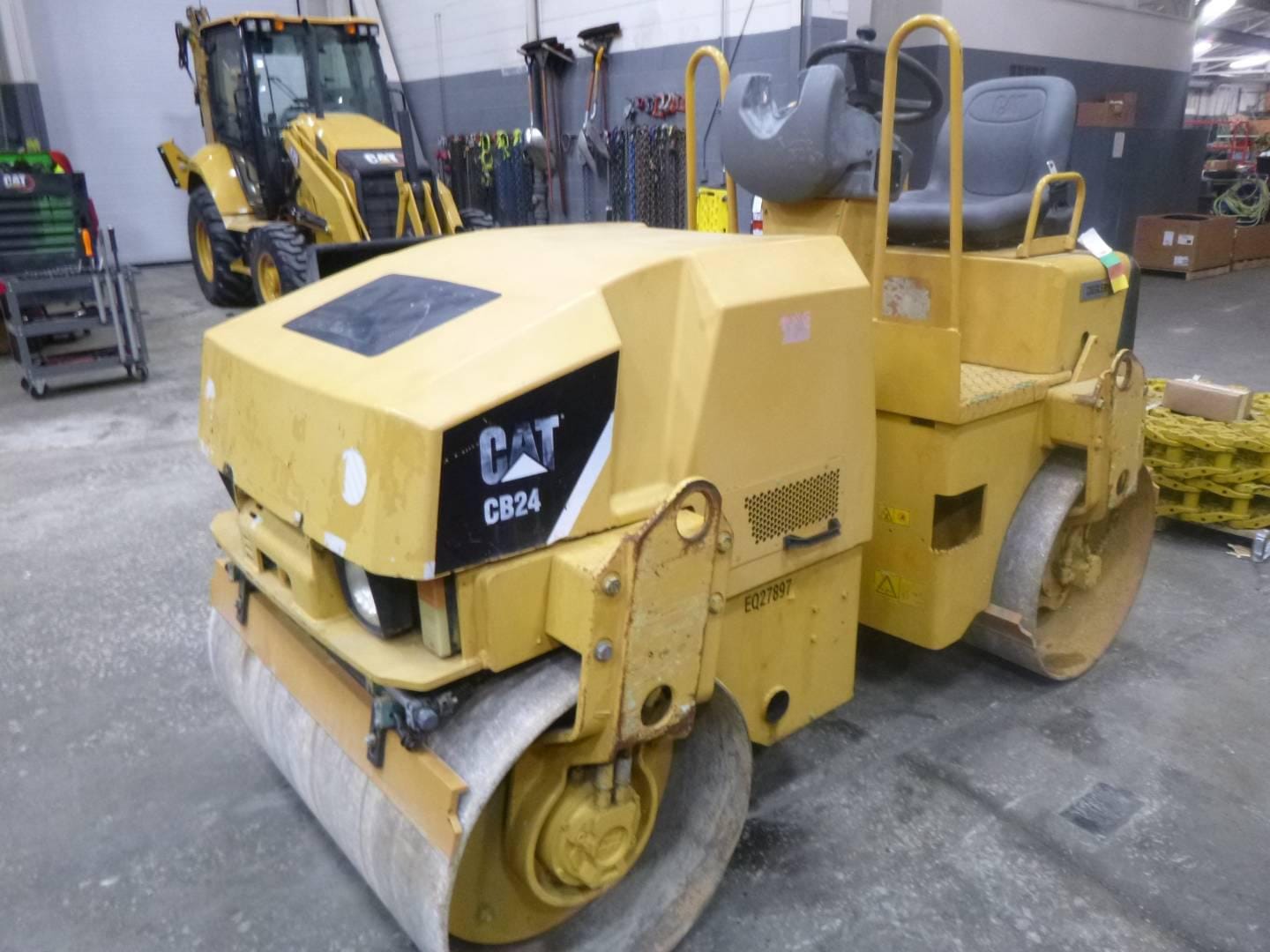 Main image Caterpillar CB24