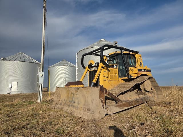 Image of Caterpillar D6R LGP equipment image 2