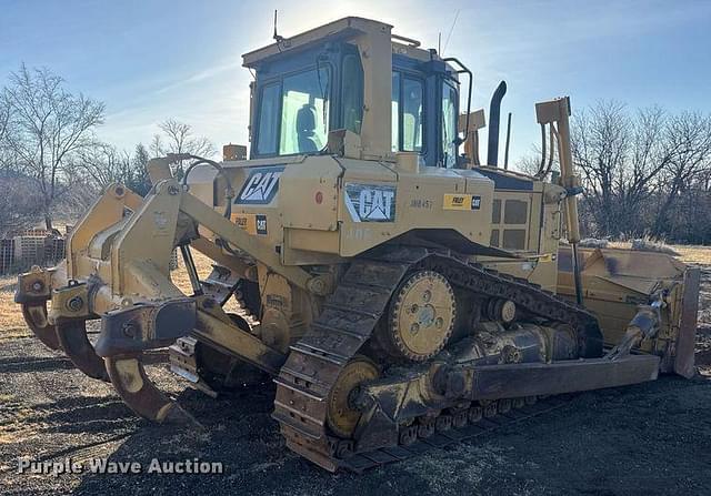 Image of Caterpillar D6T equipment image 4